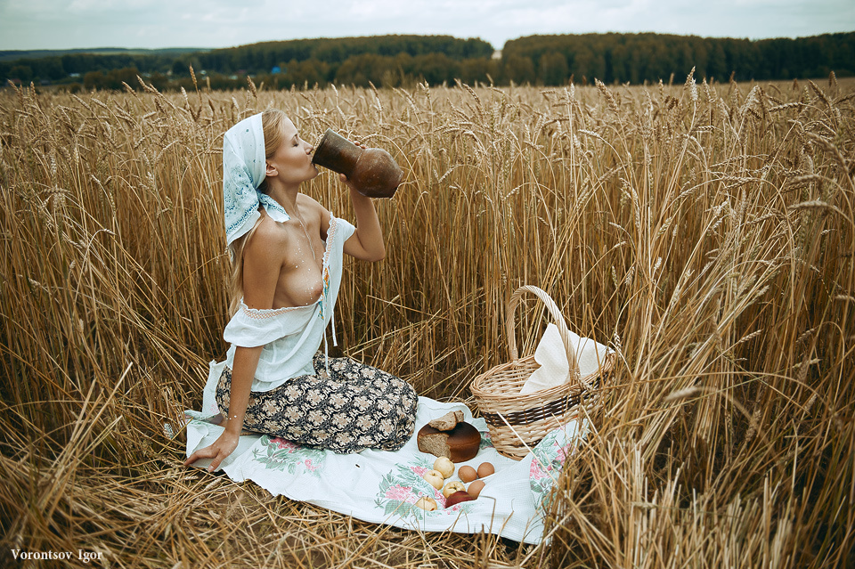 Erotic Wallpapers. Гадания по женской груди. вид женской груди благотворно влияет на мужское здоровье